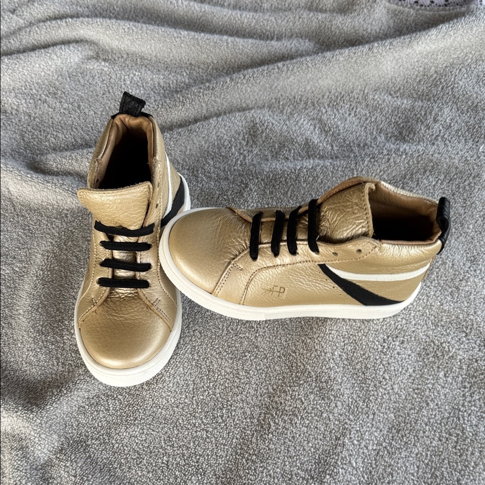Freshly Picked high top sneaker Metallic‎ Gold Kids Sneakers with black size 10